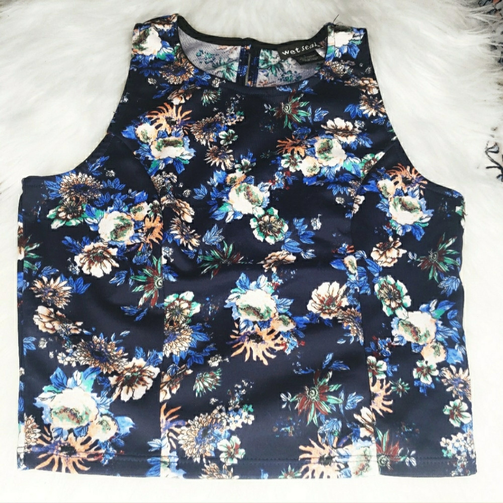 Women's Fashion Crop Style Top